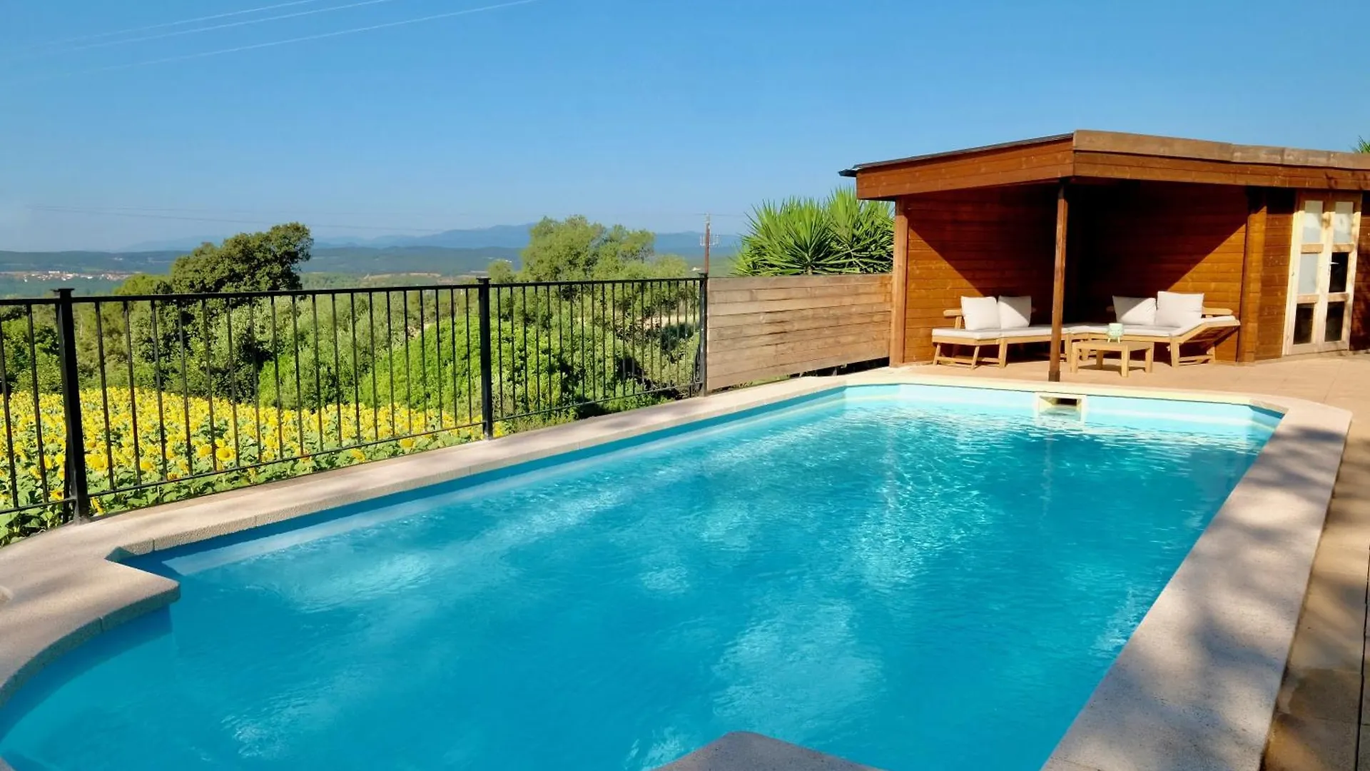 Torre Costa Brava Apartment Garrigas Spain
